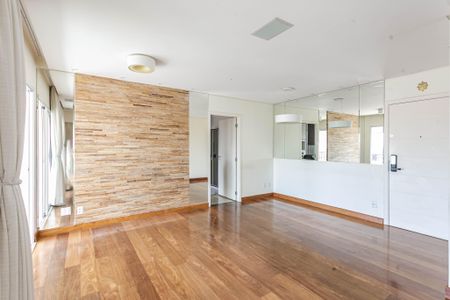 Sala de apartamento à venda com 3 quartos, 115m² em Vila Gumercindo, São Paulo
