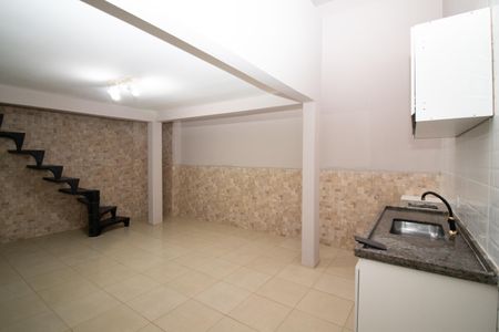 Sala/Cozinha de apartamento para alugar com 1 quarto, 45m² em Jardim Santa Barbara, Guarulhos