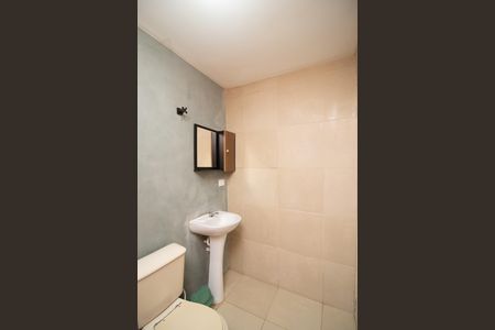 Banheiro de apartamento para alugar com 1 quarto, 45m² em Jardim Santa Barbara, Guarulhos