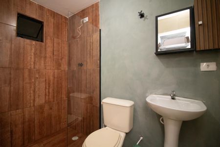 Banheiro de apartamento para alugar com 1 quarto, 45m² em Jardim Santa Barbara, Guarulhos