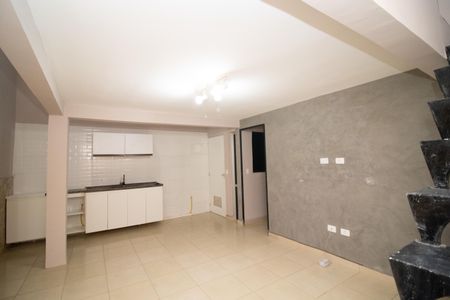 Sala/Cozinha de apartamento para alugar com 1 quarto, 45m² em Jardim Santa Barbara, Guarulhos