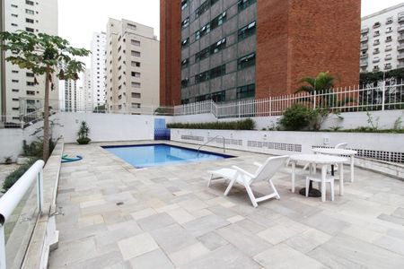 Apartamento para alugar com 120m², 3 quartos e 2 vagasÁrea comum - Piscina