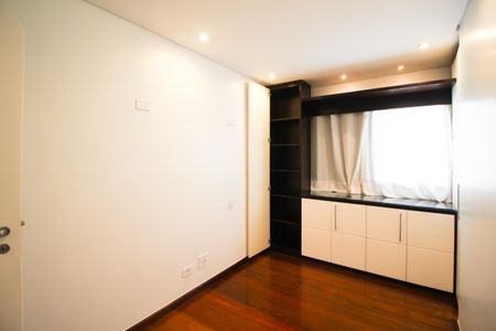 Apartamento para alugar com 120m², 3 quartos e 2 vagasQuarto 1