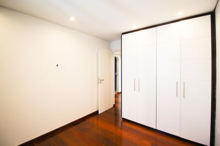 Apartamento para alugar com 120m², 3 quartos e 2 vagasQuarto 2