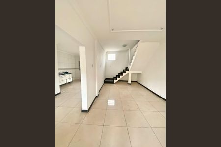 Casa para alugar com 226m², 3 quartos e 8 vagas
