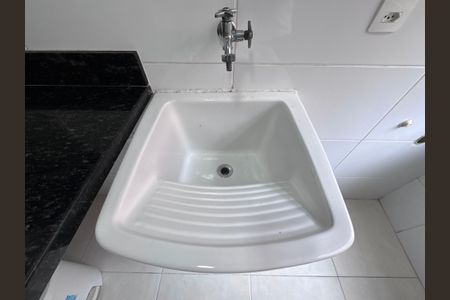 Apartamento para alugar com 80m², 2 quartos e 1 vaga Apartamento para alugar com 80m², 2 quartos e 1 vagaCozinha e Área de Serviço