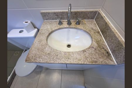 Apartamento para alugar com 80m², 2 quartos e 1 vaga Apartamento para alugar com 80m², 2 quartos e 1 vagaBanheiro da Suíte