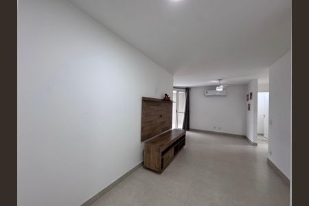 Sala de apartamento para alugar com 2 quartos, 80m² em Recreio dos Bandeirantes, Rio de Janeiro