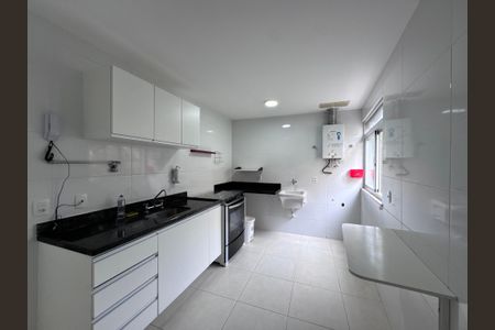 Apartamento para alugar com 80m², 2 quartos e 1 vaga Apartamento para alugar com 80m², 2 quartos e 1 vagaCozinha e Área de Serviço