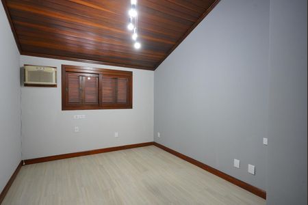 Quarto  de casa à venda com 4 quartos, 434m² em Ipanema, Porto Alegre