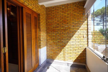 Casa à venda com 434m², 4 quartos e 3 vagasVaranda da suite 