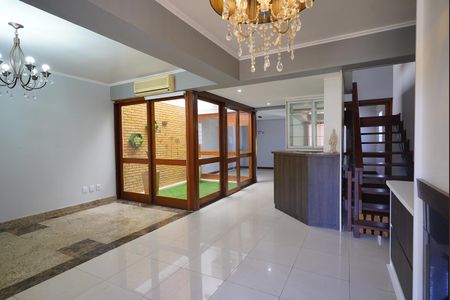 Casa à venda com 434m², 4 quartos e 3 vagasSala