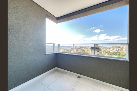 Apartamento à venda com 94m², 3 quartos e 2 vagasVaranda