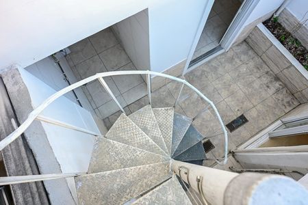 Casa à venda com 125m², 4 quartos e 2 vagasEscada