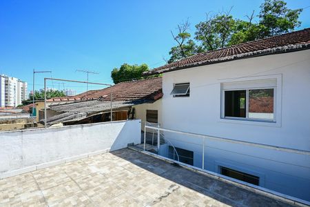 Casa à venda com 125m², 4 quartos e 2 vagasQuintal