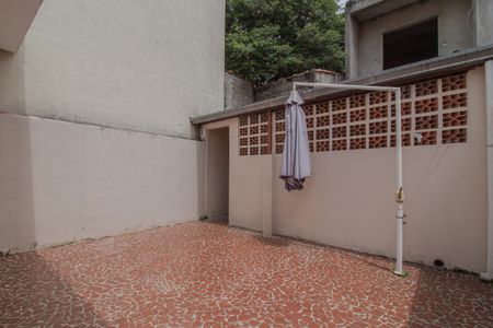 Casa para alugar com 109m², 2 quartos e 1 vagaQuintal