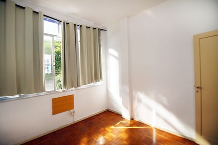 Quarto 1 de apartamento à venda com 3 quartos, 60m² em Olaria, Rio de Janeiro