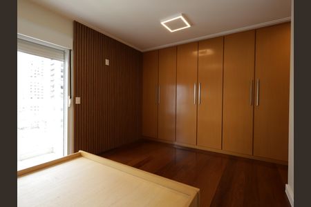 Apartamento para alugar com 201m², 4 quartos e 3 vagasSuíte 2