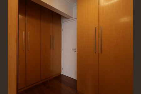Apartamento para alugar com 201m², 4 quartos e 3 vagasSuíte 2
