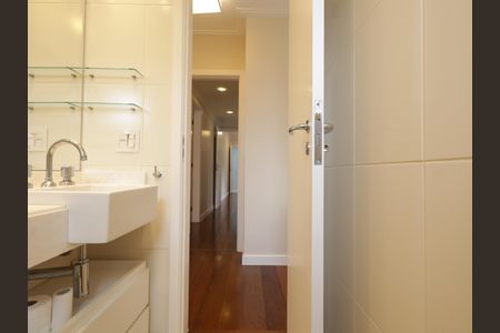 Apartamento para alugar com 201m², 4 quartos e 3 vagasBanheiro da Suíte 3