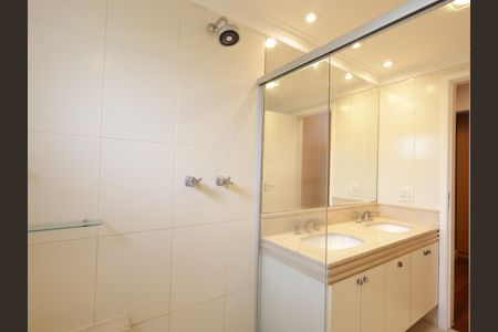 Apartamento para alugar com 201m², 4 quartos e 3 vagasBanheiro da Suíte 2