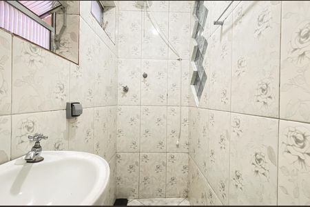 Banheiro  de casa para alugar com 2 quartos, 40m² em Parque Cisper, São Paulo