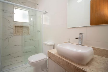 Casa à venda com 135m², 3 quartos e 3 vagasBanheiro