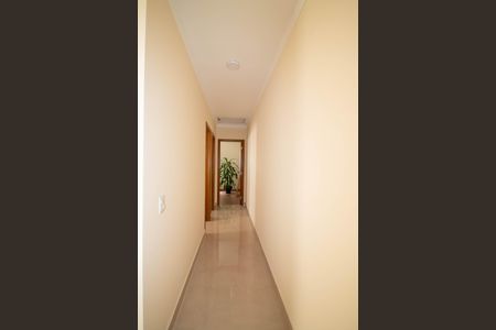 Casa à venda com 135m², 3 quartos e 3 vagasCorredor