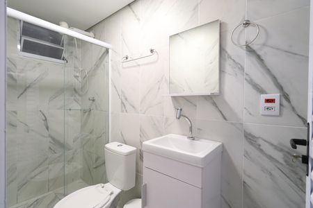 Banheiro de kitnet/studio para alugar com 1 quarto, 15m² em Barra Funda, São Paulo