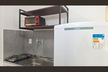 Cozinha de kitnet/studio para alugar com 1 quarto, 15m² em Barra Funda, São Paulo