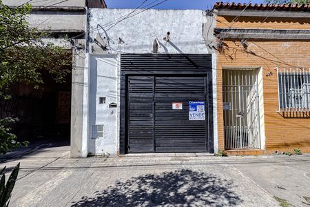 Casa à venda com 80m², 3 quartos e 2 vagasFachada com Plaquinha