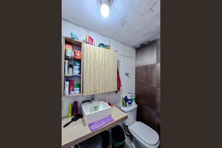Casa à venda com 80m², 3 quartos e 2 vagasBanheiro 2