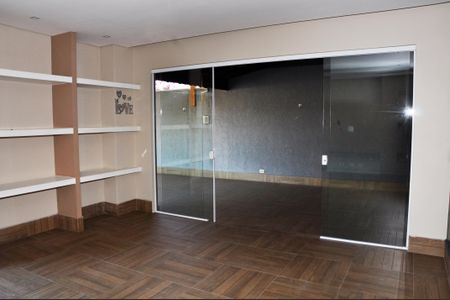 Casa à venda com 200m², 3 quartos e 3 vagasDetalhe - Sala de Tv