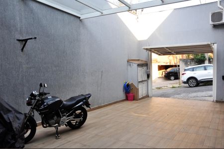Casa à venda com 200m², 3 quartos e 3 vagasDetalhe - Garagem