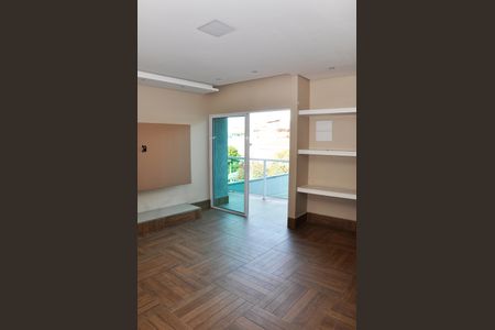 Casa à venda com 200m², 3 quartos e 3 vagasDetalhe - Sala de Tv