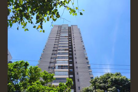 Apartamento para alugar com 68m², 2 quartos e 2 vagas Apartamento para alugar com 68m², 2 quartos e 2 vagasFachada