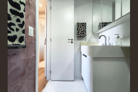 Apartamento para alugar com 68m², 2 quartos e 2 vagas Apartamento para alugar com 68m², 2 quartos e 2 vagasBanheiro da Suíte