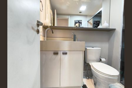 Apartamento para alugar com 68m², 2 quartos e 2 vagas Apartamento para alugar com 68m², 2 quartos e 2 vagasBanheiro