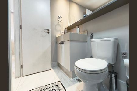 Apartamento para alugar com 68m², 2 quartos e 2 vagas Apartamento para alugar com 68m², 2 quartos e 2 vagasBanheiro