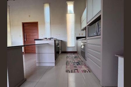 Casa à venda com 247m², 3 quartos e 4 vagas Casa à venda com 247m², 3 quartos e 4 vagasCozinha