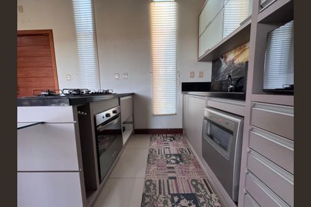 Casa à venda com 247m², 3 quartos e 4 vagas Casa à venda com 247m², 3 quartos e 4 vagasCozinha