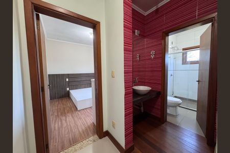 Casa à venda com 247m², 3 quartos e 4 vagas Casa à venda com 247m², 3 quartos e 4 vagasBanheiro