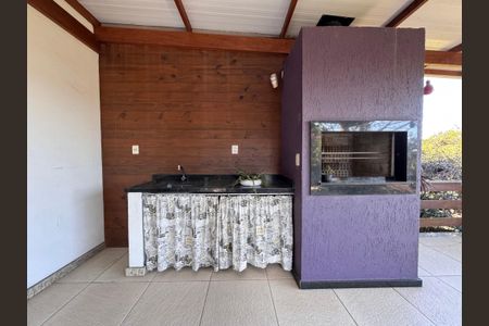 Casa à venda com 247m², 3 quartos e 4 vagas Casa à venda com 247m², 3 quartos e 4 vagasÁrea Externa