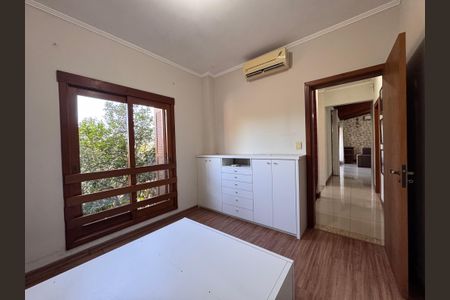 Casa à venda com 247m², 3 quartos e 4 vagas Casa à venda com 247m², 3 quartos e 4 vagasSuíte