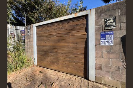 Casa à venda com 247m², 3 quartos e 4 vagas Casa à venda com 247m², 3 quartos e 4 vagasPlaca