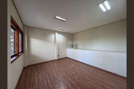 Casa à venda com 247m², 3 quartos e 4 vagas Casa à venda com 247m², 3 quartos e 4 vagasEspaço salão