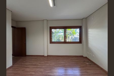 Casa à venda com 247m², 3 quartos e 4 vagas Casa à venda com 247m², 3 quartos e 4 vagasEspaço salão