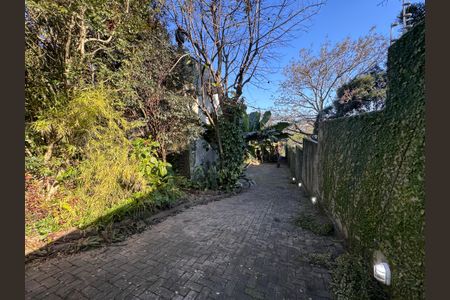 Casa à venda com 247m², 3 quartos e 4 vagas Casa à venda com 247m², 3 quartos e 4 vagasQuintal