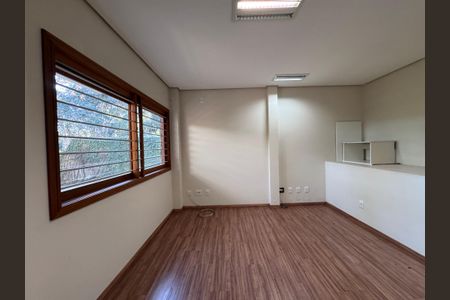 Casa à venda com 247m², 3 quartos e 4 vagas Casa à venda com 247m², 3 quartos e 4 vagasEspaço salão