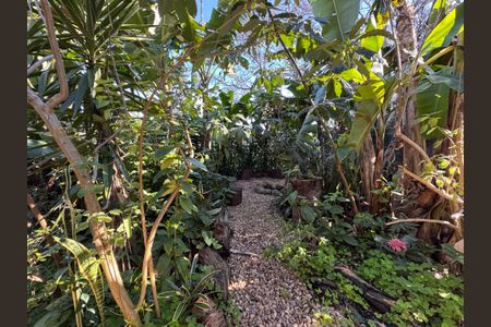 Casa à venda com 247m², 3 quartos e 4 vagas Casa à venda com 247m², 3 quartos e 4 vagasQuintal